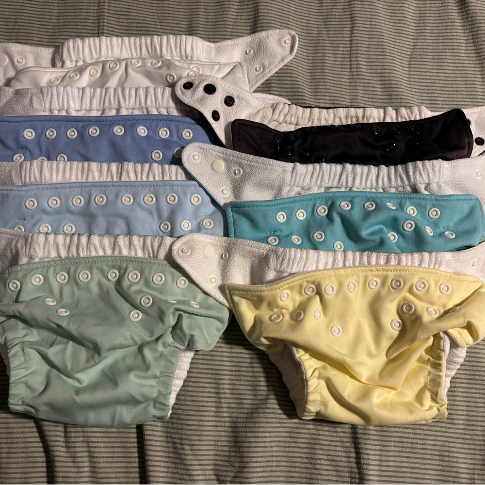 Charlie Banana Cloth Diapers Set (7) and 17 inserts included